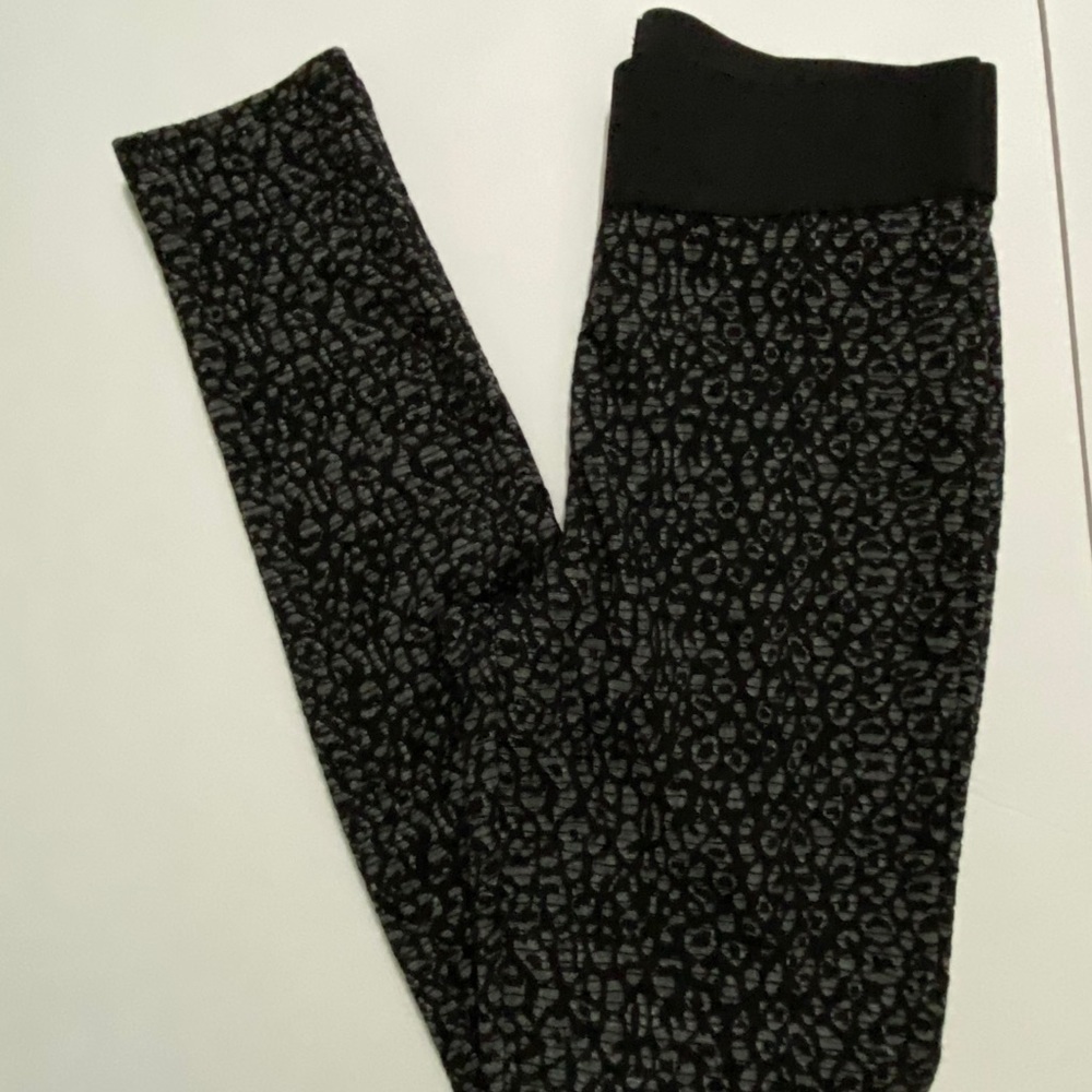 Metaphor new with out tags high cut good condition